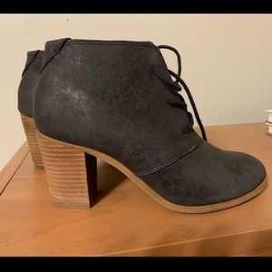 Black Toms booties size 8